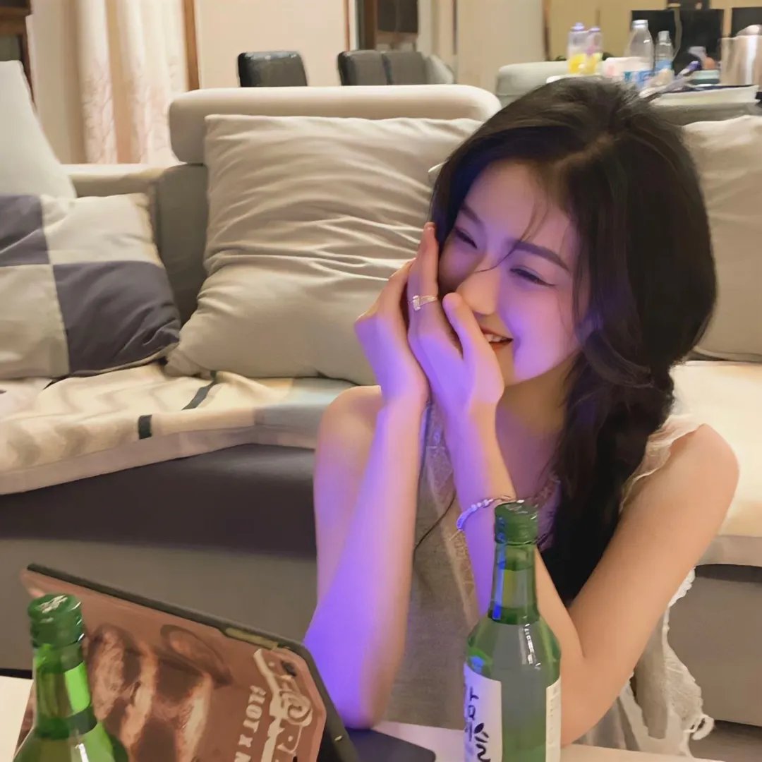实力派歌手被曝深夜密会神秘女子，短时间内高档私房菜馆画面流出